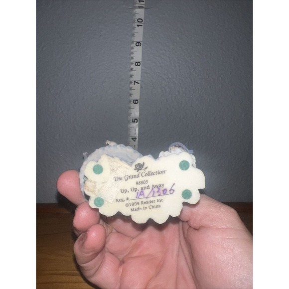 Grand Collection-A Treasure of Memories-Up, Up and Away, 1999-Grandma Figurine - Picture 3 of 3